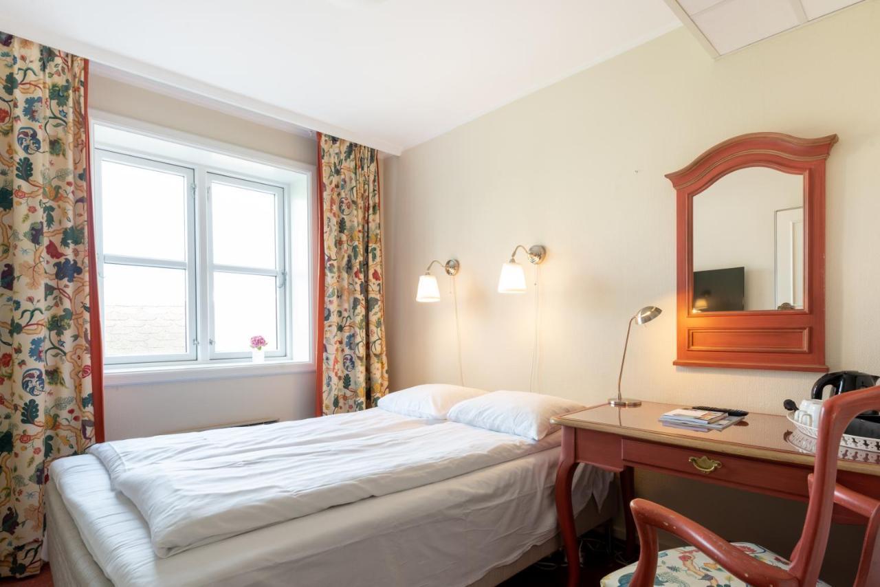 Lillesand Hotel Norge Exterior photo